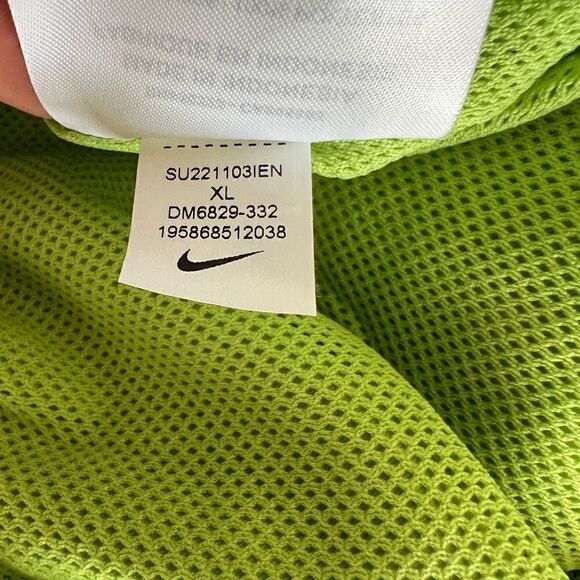 Nike Men's Sportswear Essentials Woven Lined Shorts - Picture 9 of 10